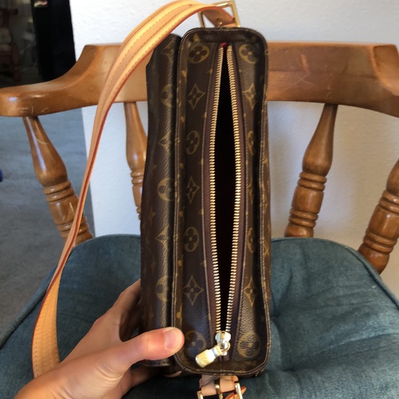 Louis Vuitton Viva Cite mm leather shoulder bag - Picture 8 of 9